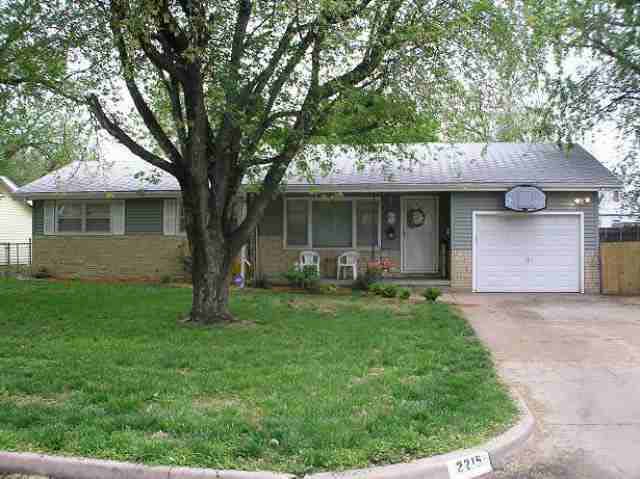 2215 S Walnut St, Wichita, KS 67213