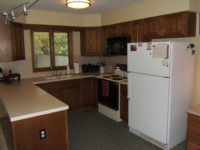 5515 E Falcon Ln, Wichita, KS 67220