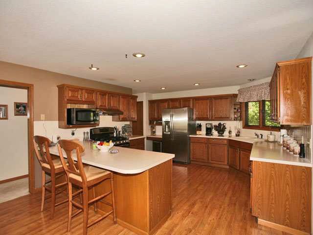 1007 Walnut Ct, Andover, KS 67002