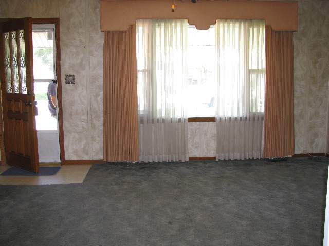 2435 S Laura, Wichita, KS 67216