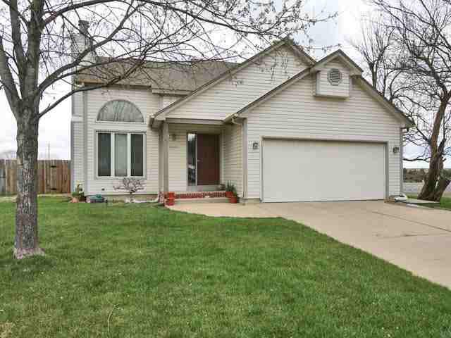 1201 Fox Run Ct, Wichita, KS 67207