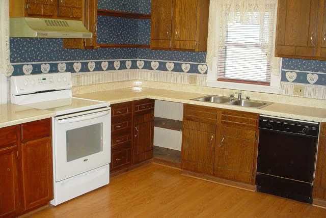 1105 E Broadway, Newton, KS 67114