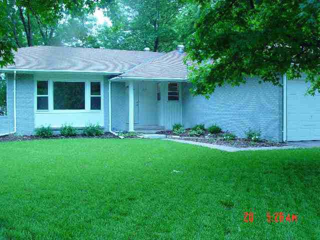 211 W Pioneer, Mulvane, KS 67110