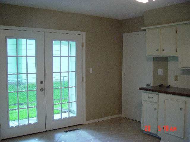 211 W Pioneer, Mulvane, KS 67110