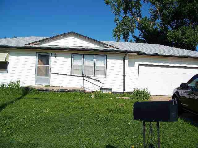 805 N 1st, Mulvane, KS 67110