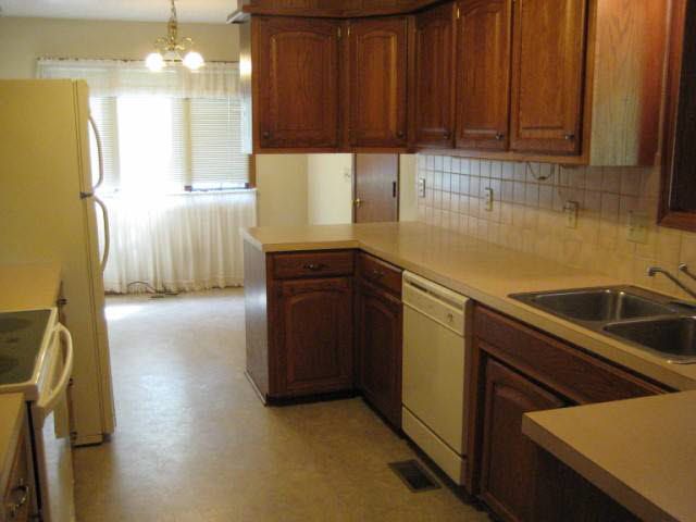 406 Williamsburg Ct, Andover, KS 67002