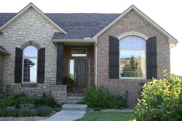 705 Westchester Dr, Andover, KS 67002