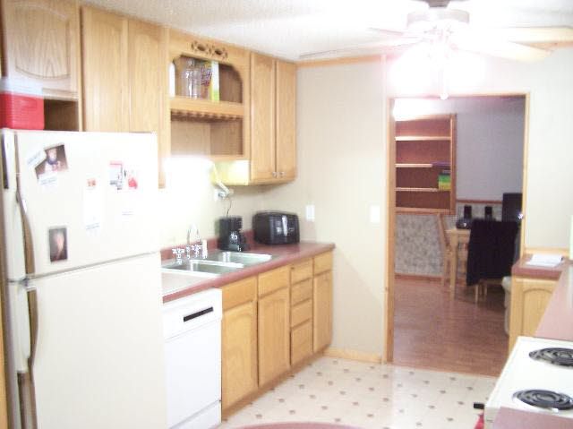2233 E 53rd, Wichita, KS 67216