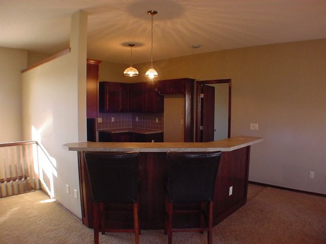 202 Springlake Ct, Newton, KS 67114