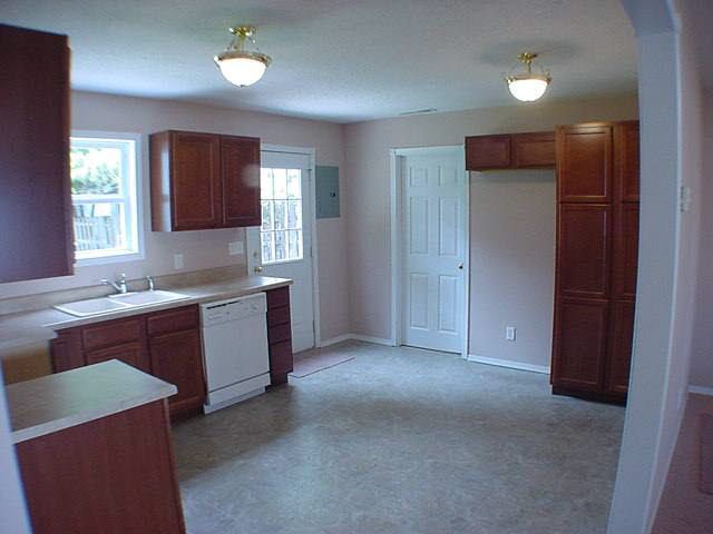 417 Washington Ave, Sedgwick, KS 67135