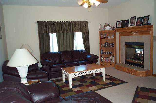 5320 E 48th St N, Bel Aire, KS 67220