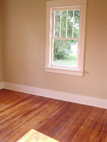 128 SW 7th, Newton, KS 67114