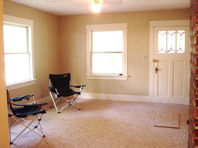128 SW 7th, Newton, KS 67114