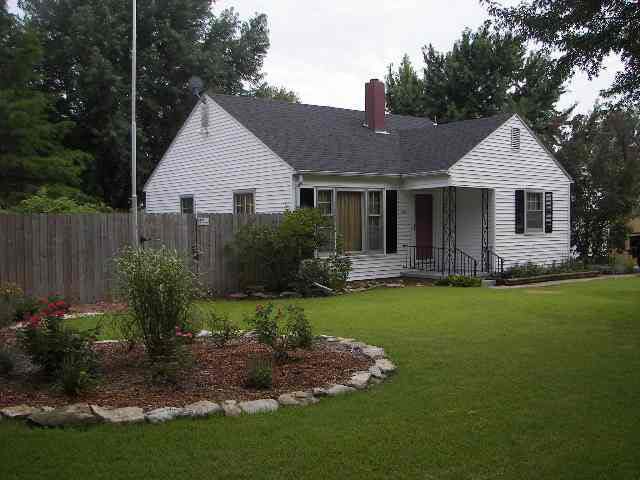 3315 E Grandview, Wichita, KS 67218
