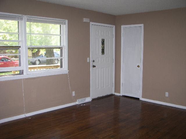 1327 N El Paso, Derby, KS 67037