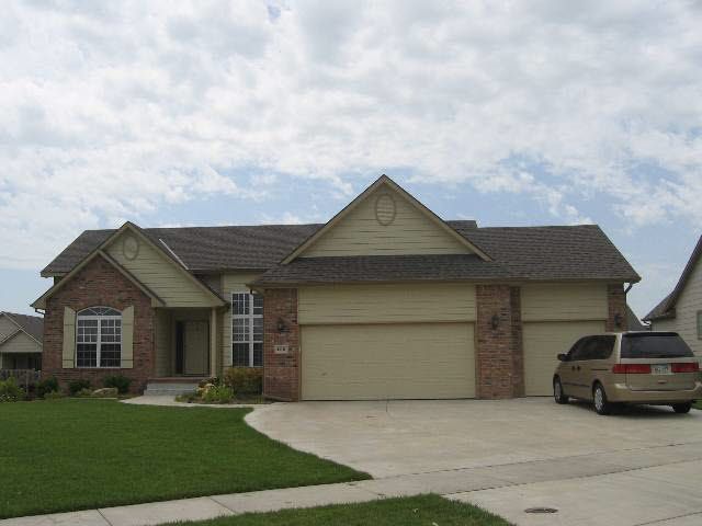 13911 E 22nd N, Wichita, KS 67228