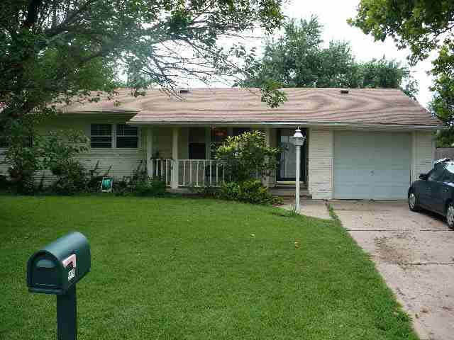 5917 E 45th N, Bel Aire, KS 67220