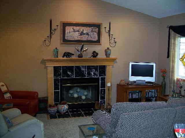 932 Meadow Rd, Valley Center, KS 67147