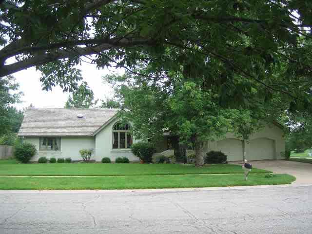 8225 E Overbrook, Wichita, KS 67206