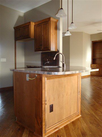835 Crescent Lakes Cir, Andover, KS 67002