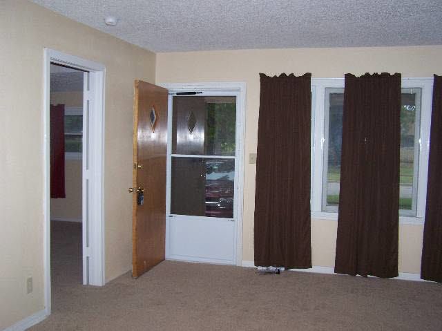 2933 S Walnut St, Wichita, KS 67217