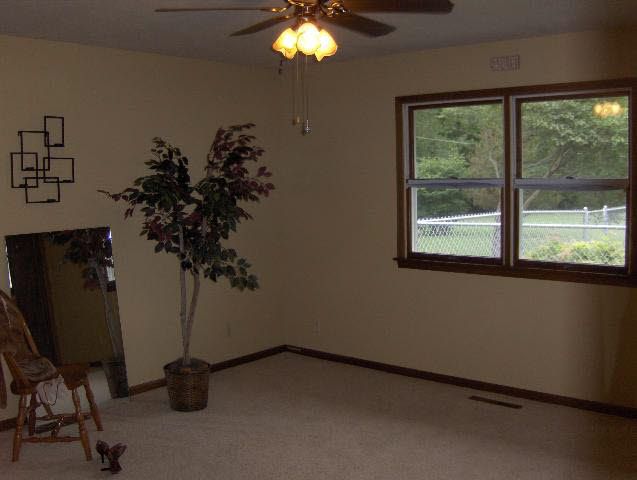 26 Lakeside Dr, Augusta, KS 67010