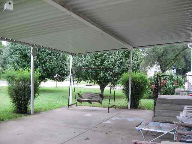 2009 S Laura, Wichita, KS 67211