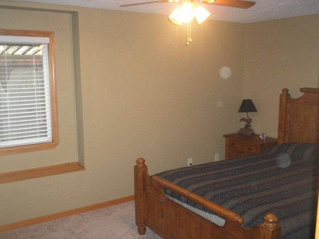 325 Fieldstone Ct, Derby, KS 67037
