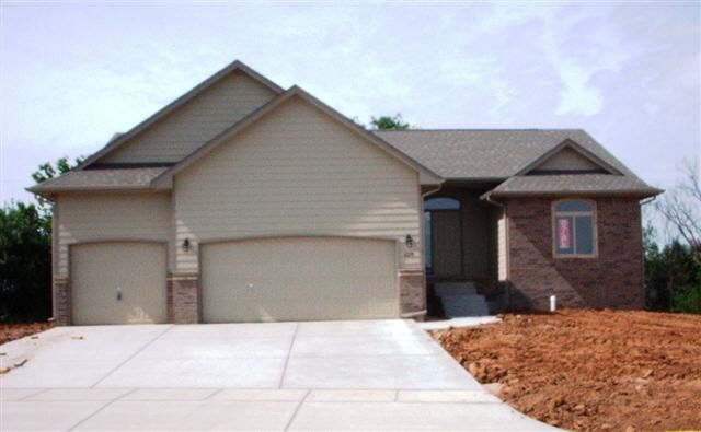 2218 Tall Tree Rd, Derby, KS 67037