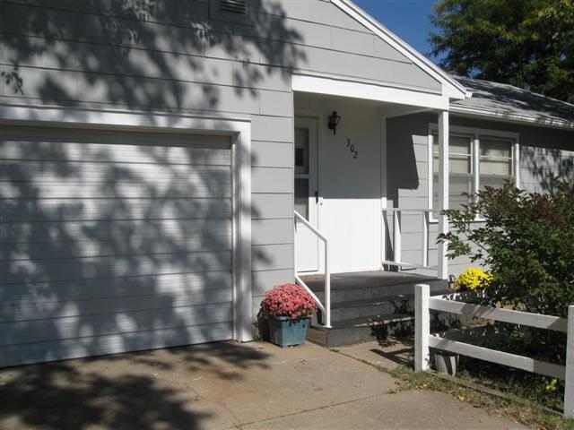 302 SE 11th, Newton, KS 67114