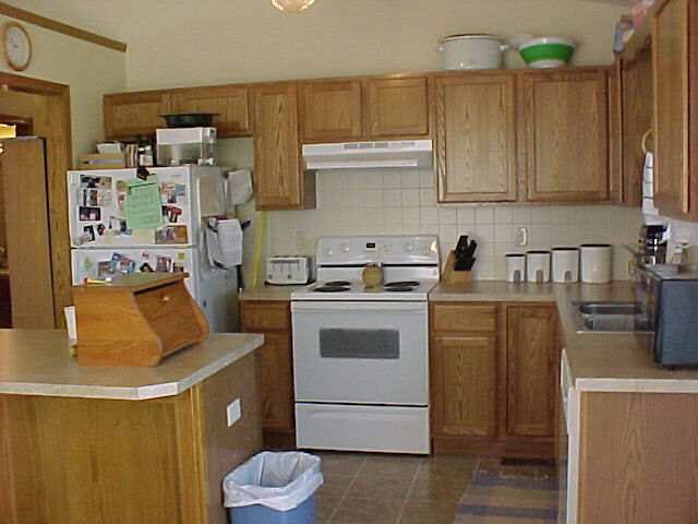 124 Sheffield St, Newton, KS 67114