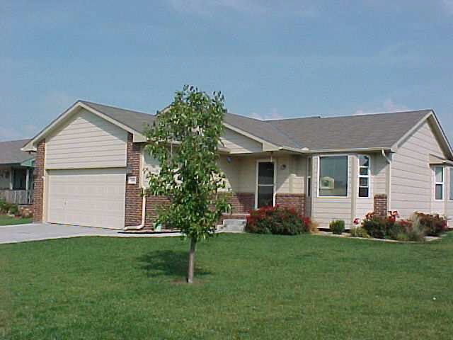 124 Sheffield St, Newton, KS 67114