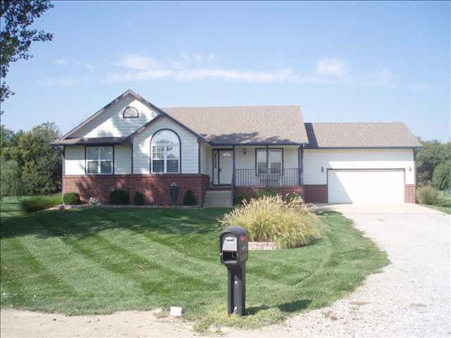 1821 E 84th Ct, Haysville, KS 67060