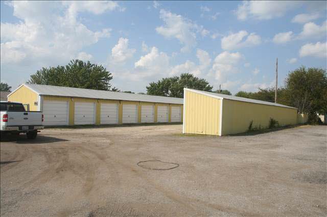 936 E Grand, Haysville, KS 67060