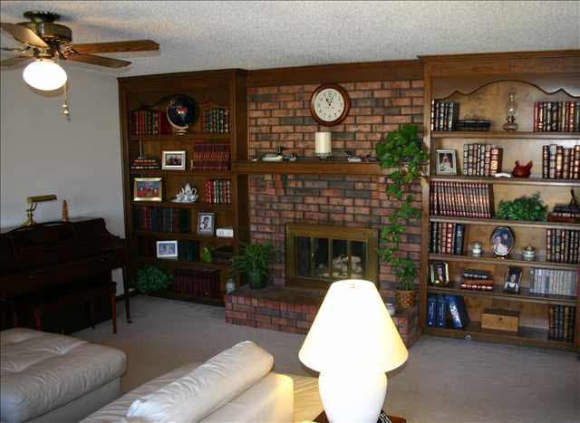 1527 N Baltimore Pl, Derby, KS 67037