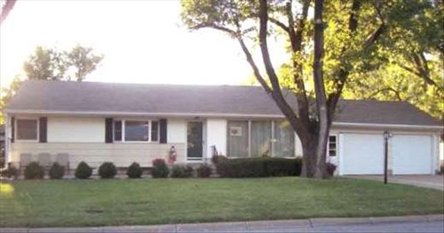707 Fairview Ave, Newton, KS 67114