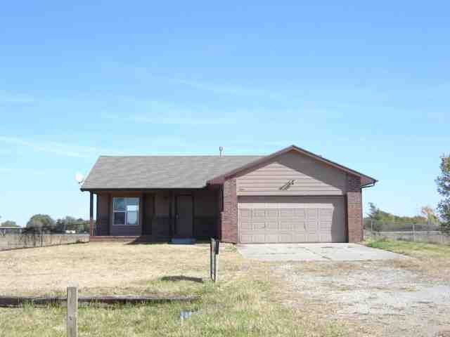 900 E Chukker Ln, Haysville, KS 67060