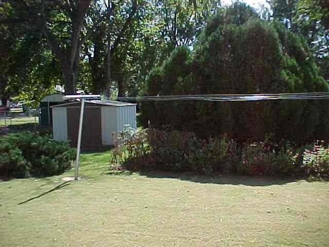 715 W 6th St, Newton, KS 67114
