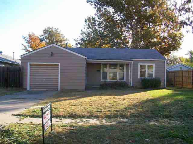 3106 S Palisade, Wichita, KS 67217