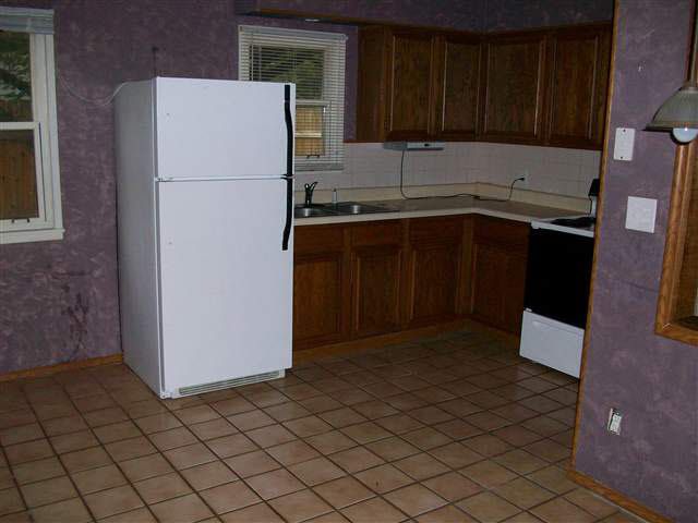 2205 W 33rd St S, Wichita, KS 67217