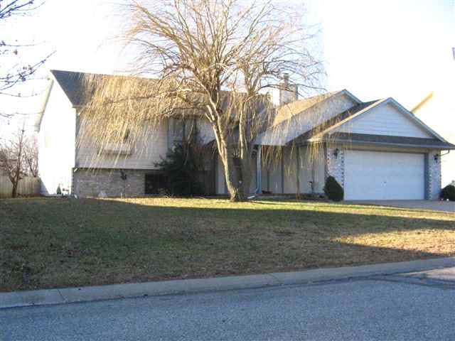 225 E Sandhill, Derby, KS 67037