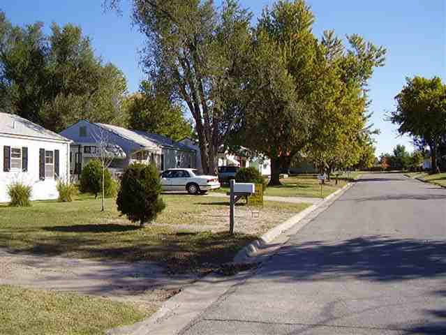 904 SE 3rd, Newton, KS 67114