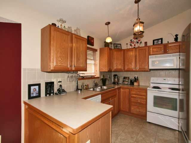 831 Sunset Cir, Andover, KS 67002