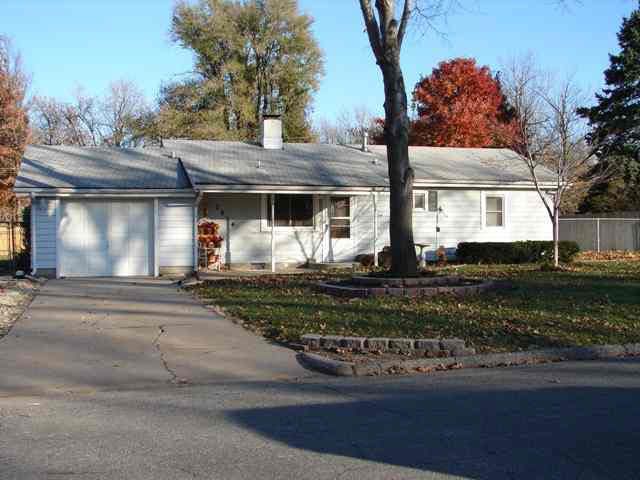 2014 Terrace Dr, Newton, KS 67114