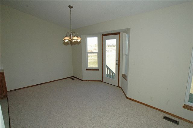 440 E Rolling Acres Ct, Valley Center, KS 67147