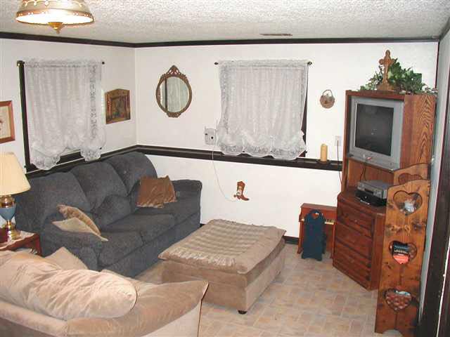 611 E 4th, Goddard, KS 67052