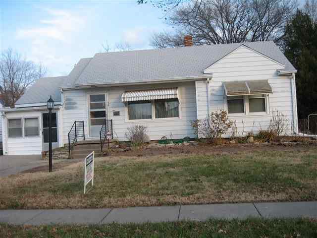 950 N Pinecrest, Wichita, KS 67208
