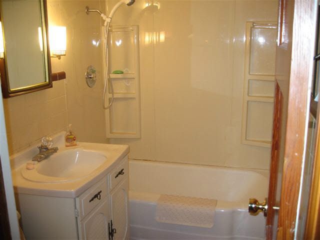 950 N Pinecrest, Wichita, KS 67208