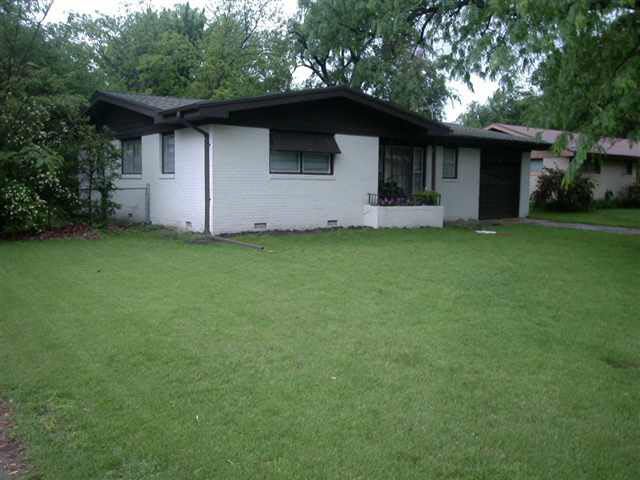 9727 W Hickory, Wichita, KS 67212