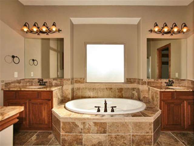 6730 Summerside Pl, Bel Aire, KS 67226